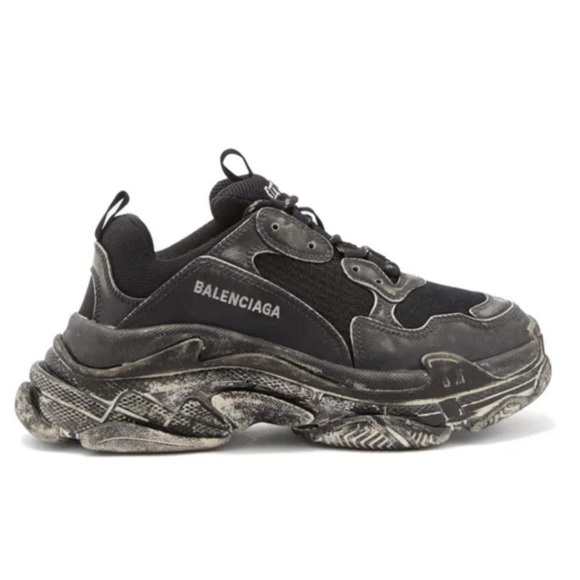 Pre-owed sneakers like new, run 1/2 size small - Picture 1 of 7